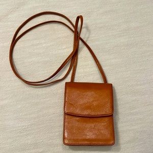 Hobo cross body purse. Light Brown/tan. Small. 4x5 inches. Expands to 2.5-3in.